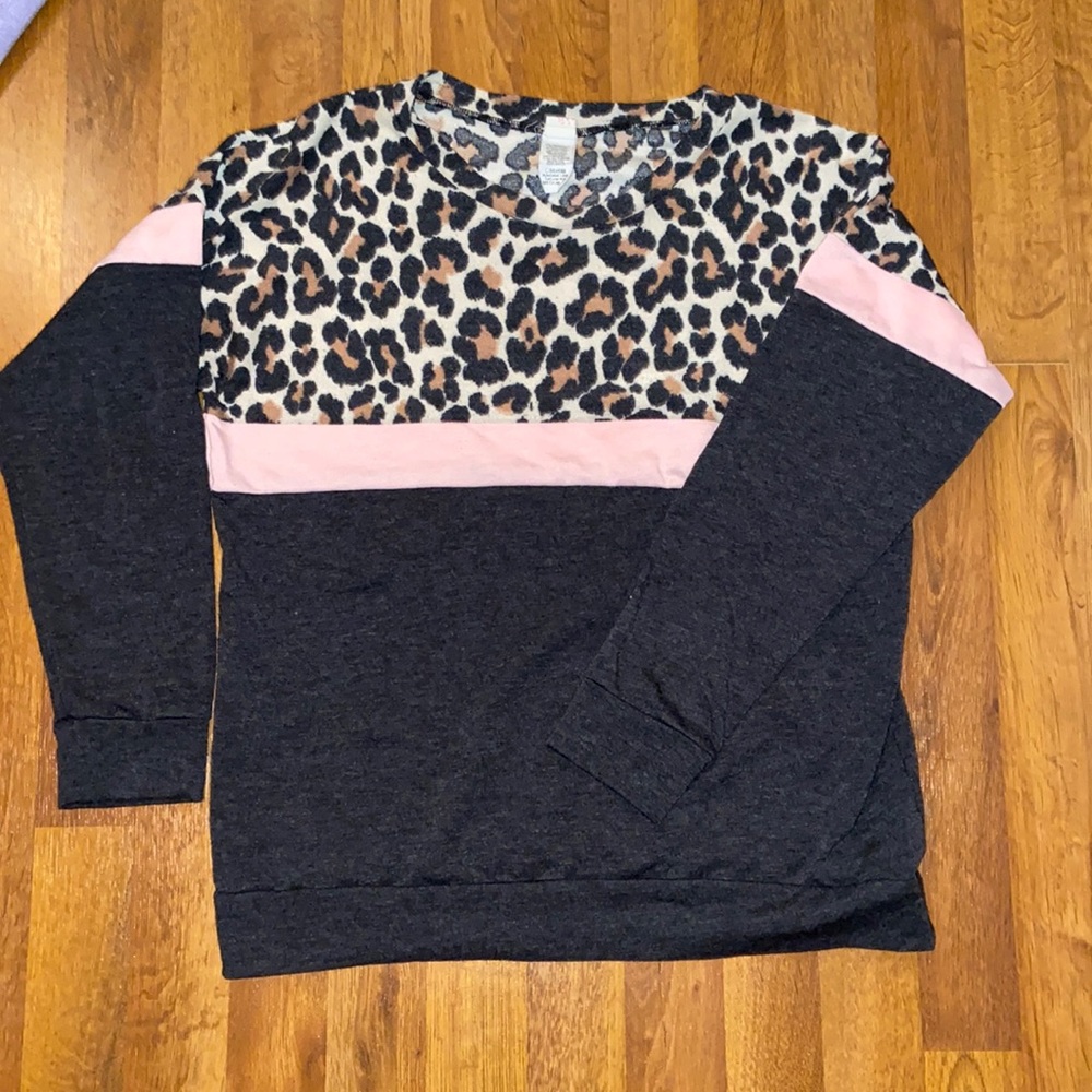 Cheetah print crewneck